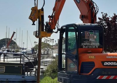 Pelle DOOSAN DX85 avec enfonce-pieux