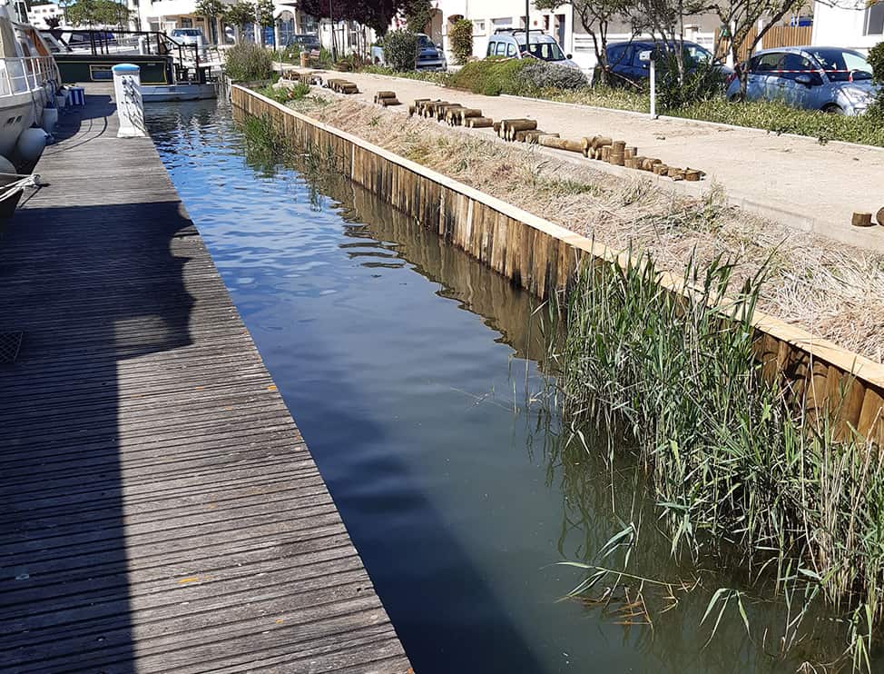 Réalisation d'une stabilisation et protection des berges sur Aigues-Mortes