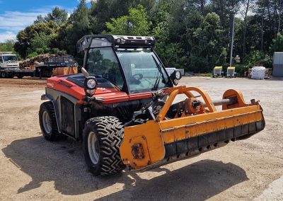 Tracteur de pente REFORM Metrac H95 avec broyeur frontal